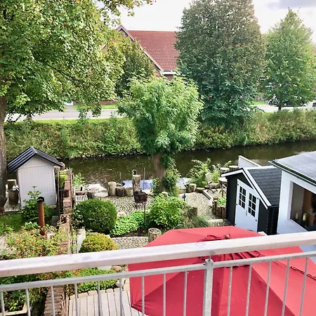 Gaestehaus Kajuete Direkt Am Wasser Friedrichstadt Extérieur photo